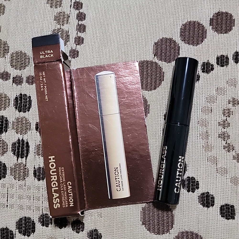 Hourglass Caution Extreme Lash Mascara 3.8g In Ultra Black